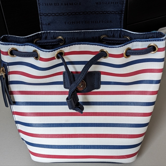 Tommy Hilfiger small backpack - Picture 7 of 7